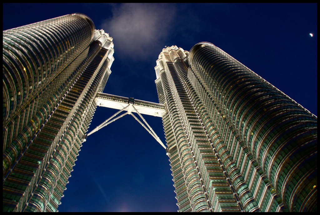 Petronas Towers wieze kuala lumpur malezja